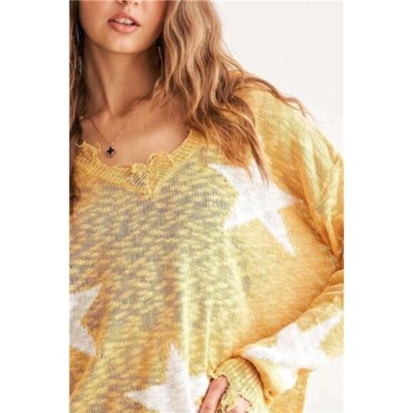 ✨NWT ADORA Distressed Star Sweater Top - Picture 3 of 3